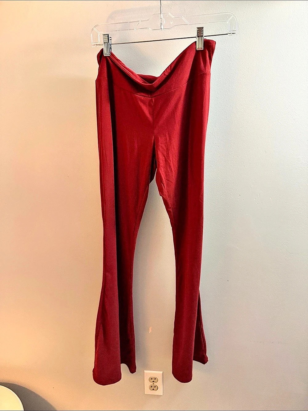 Mountain Mamas Flared Legging Red Size Medium